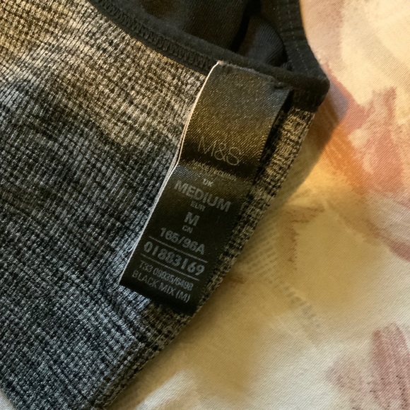 NEW! Reversible Seamfree Medium Impact Sports Bra - Picture 11 of 11